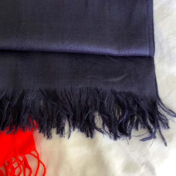 Multiple Colors Scarfs - Picture 4 of 4